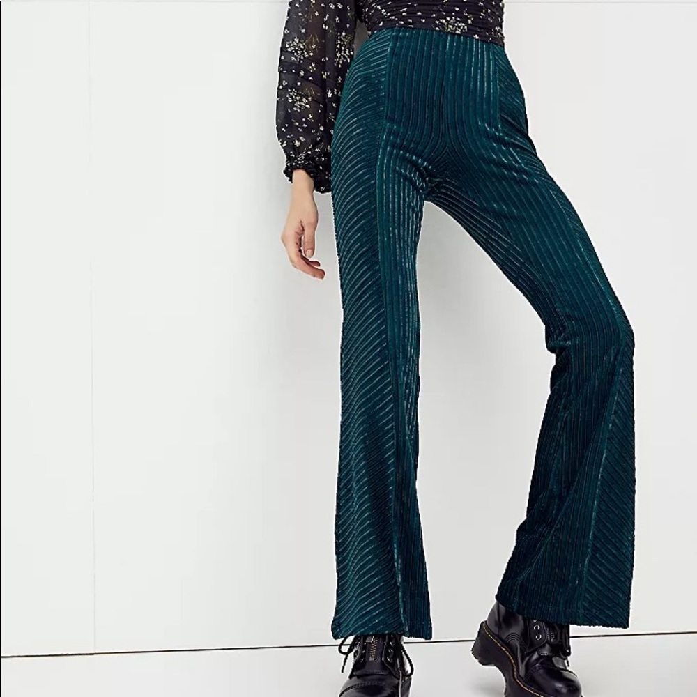 Free People Slim Pull-On Velvet Flare Pants XS